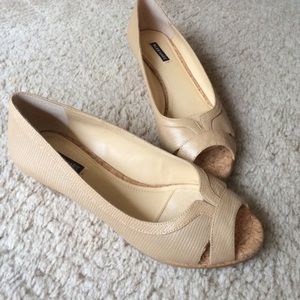 Low Wedge Peep Toe